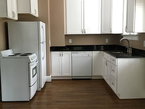 5th image of 518-520 S Harden St