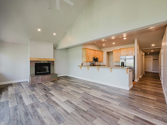 3rd image of 5135 N Cove Dr #204