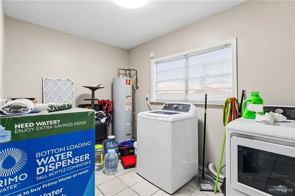 4 bed, 3.0 bath, 2730 sqft, $2,000 — Photo 3