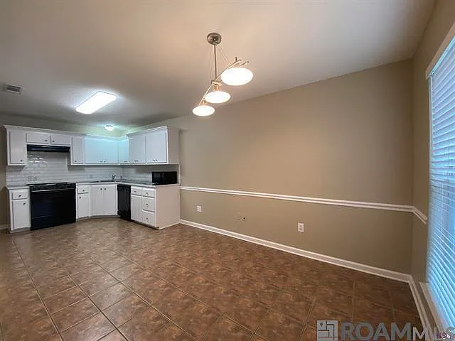 3 bed, 1300 sqft, $1,750 — Photo 3