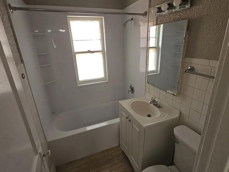 1313 Evelyn St #2 — Photo 4