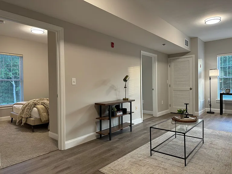 66 Hawthorne Dr — Photo 15
