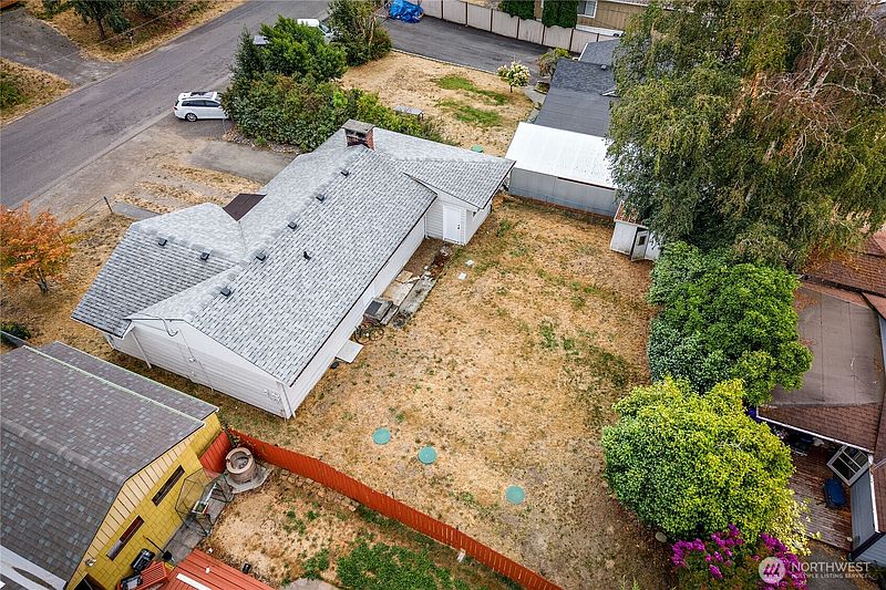 3rd image of 4975 Johnson Street NW