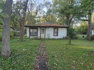 1230 W Broadview Ave, Crete, IL 60417