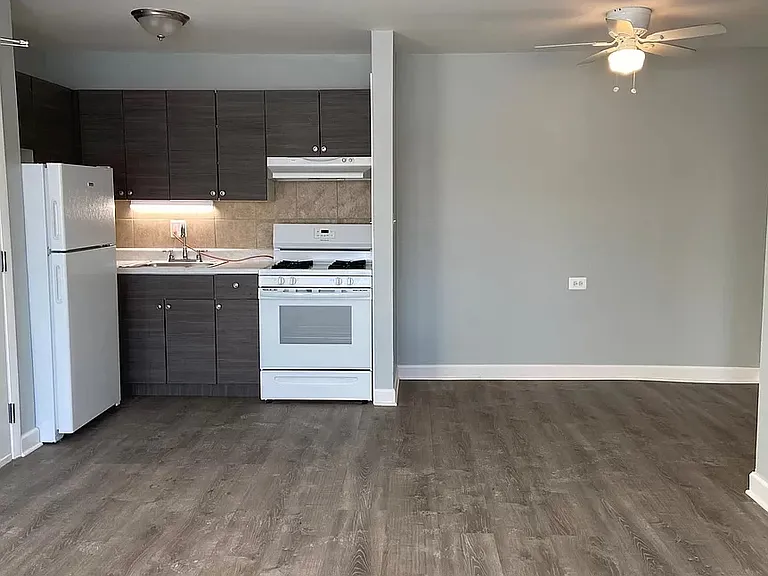 Linden Flats — Photo 17