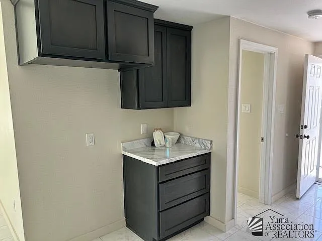 1872 S Walnut Ave — Photo 5