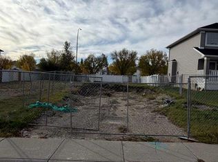 23 Citadel Peak Cir NW, Calgary, AB T3G4E8