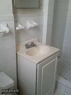 Rented by ZealEstate Group Inc | media 5