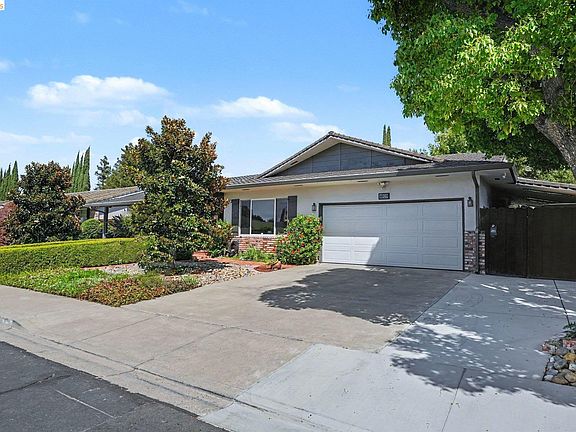 4th image of 4005 Rimrock Dr