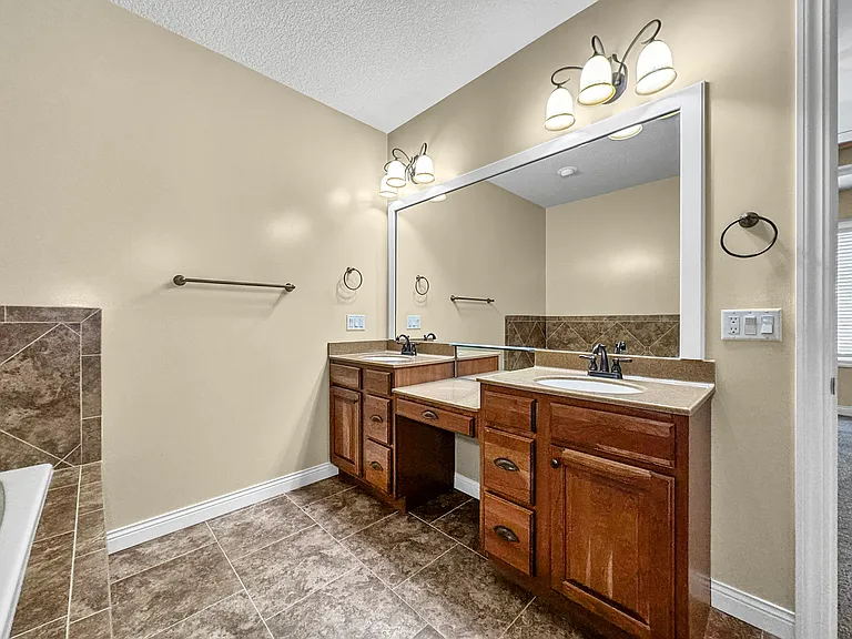 4280 E Kingston Cir — Photo 15