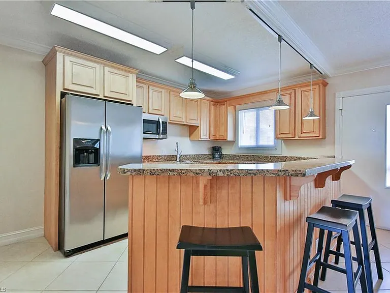 1100 Gulf Shore Blvd N #207 — Photo 11