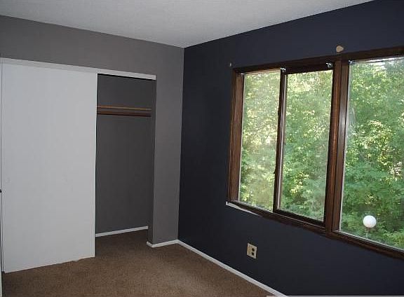 5th image of 70 River Woods Ln