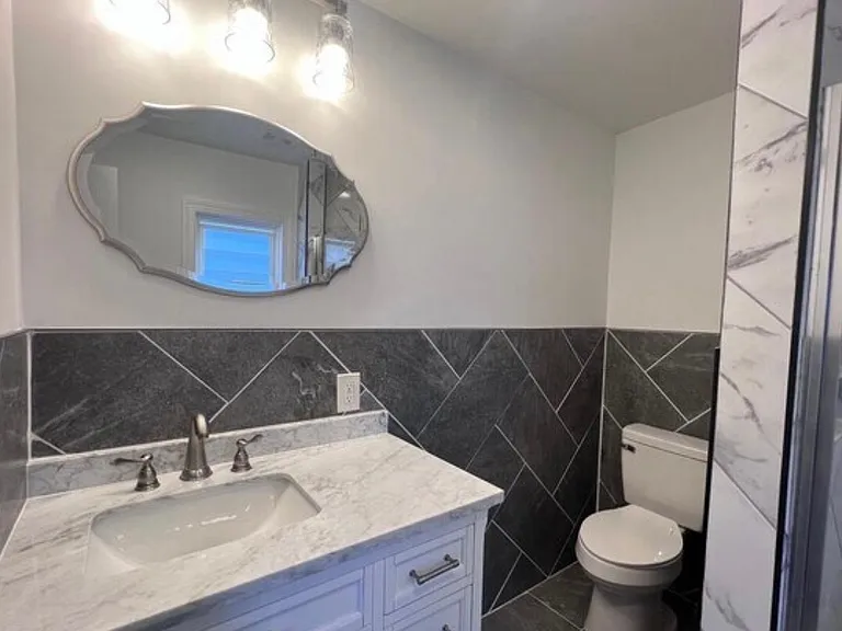 587 Bath St #3 — Photo 11