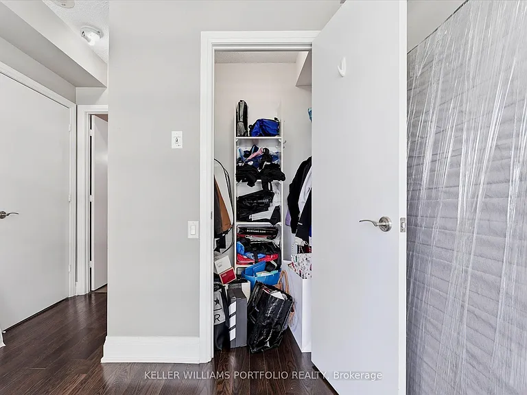 2191 Yonge St #4111 — Photo 29