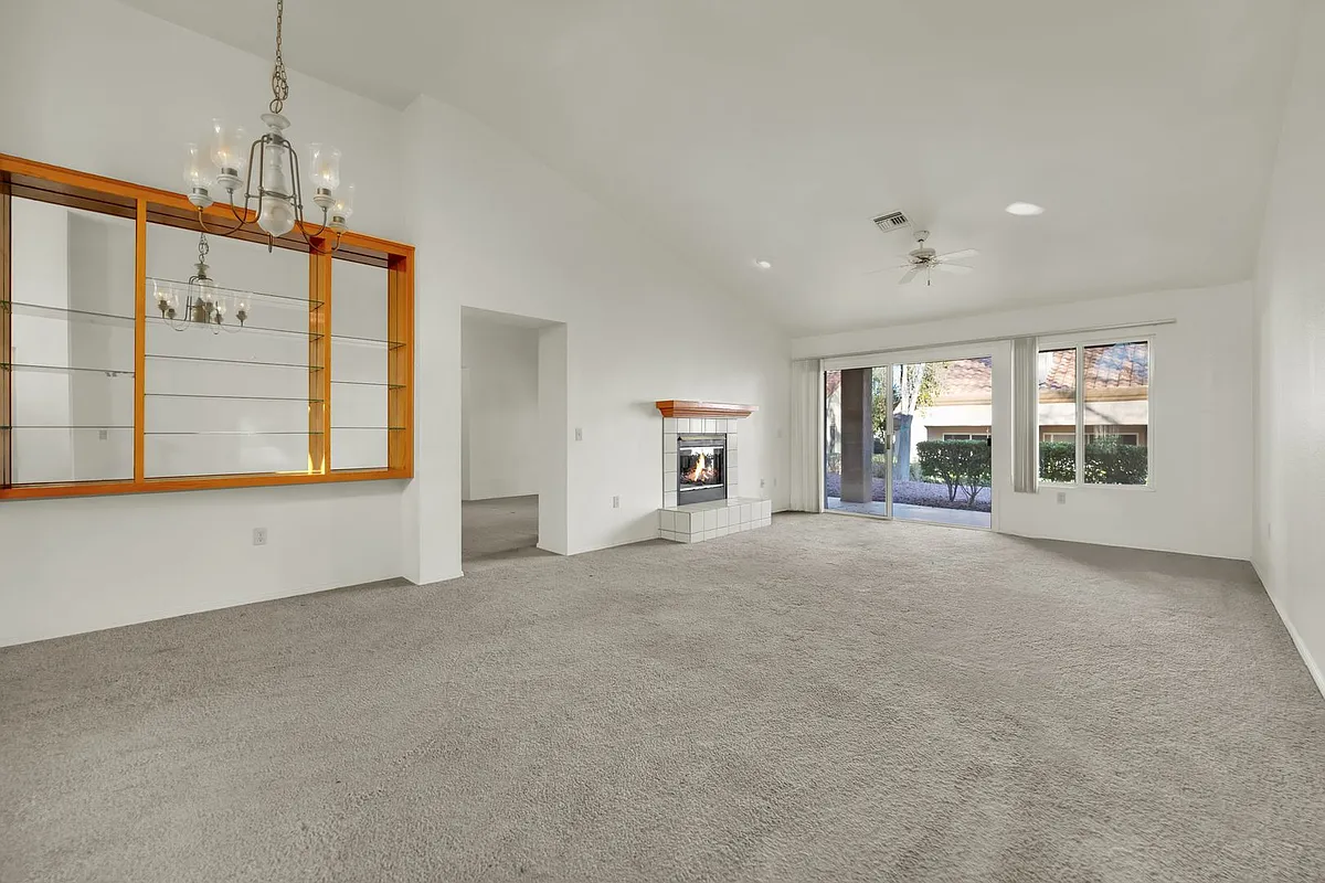 Building Photo - 8812 Villa Ridge Dr