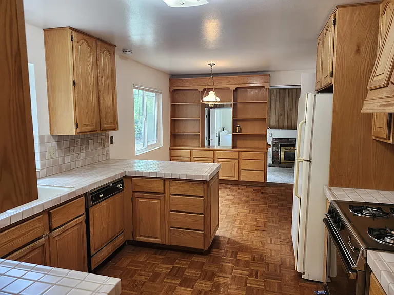 141 Meese Ct — Photo 9