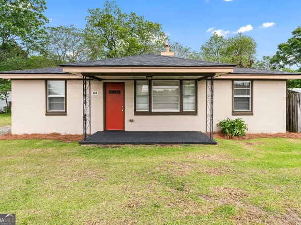 684 S Broad St, Commerce, GA 30529