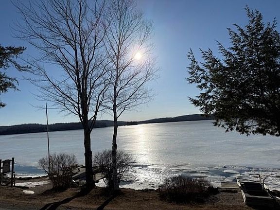 3rd image of 9 Lakeside Rd