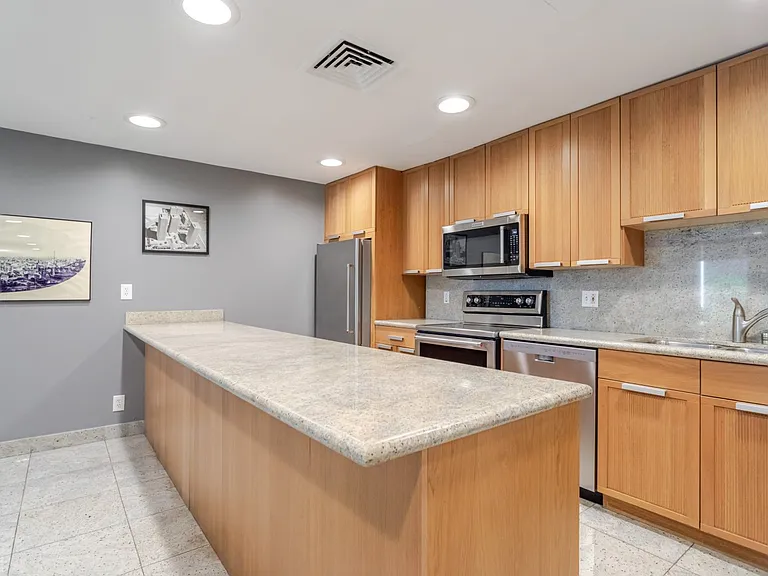 800 W 1st St #1105 — Photo 46