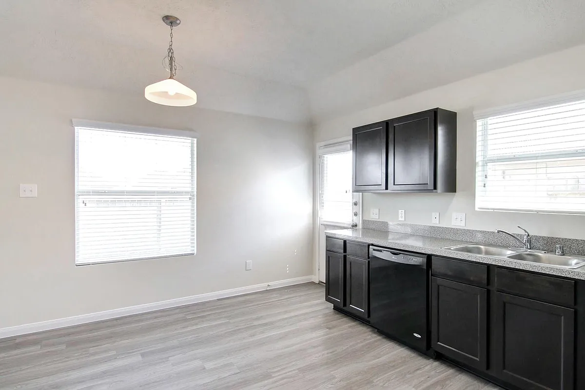 Building Photo - 12724 Rio Lindo St