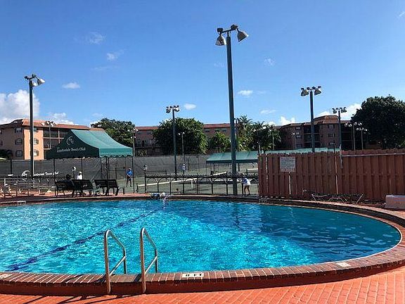 4th image of 680 Tennis Club Dr APT 308