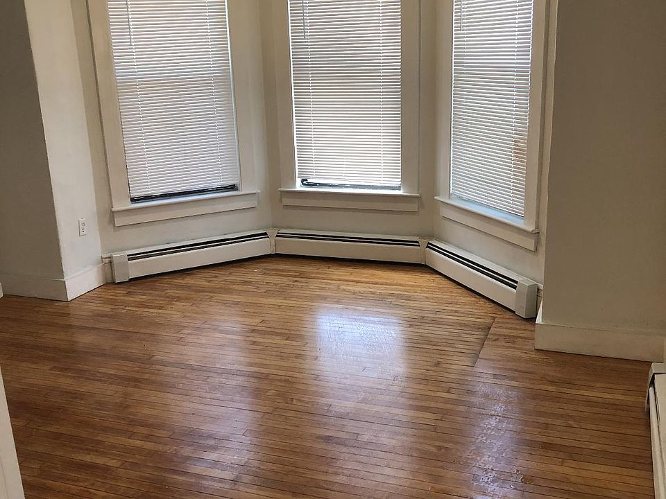2nd image of 138 Crescent St #2A