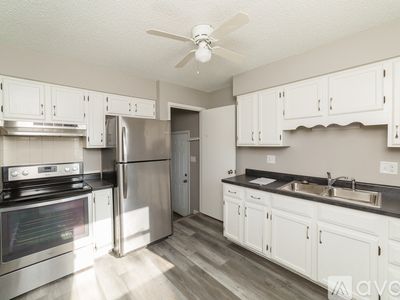 903 Emma Ave, Des Moines, IA, 50315