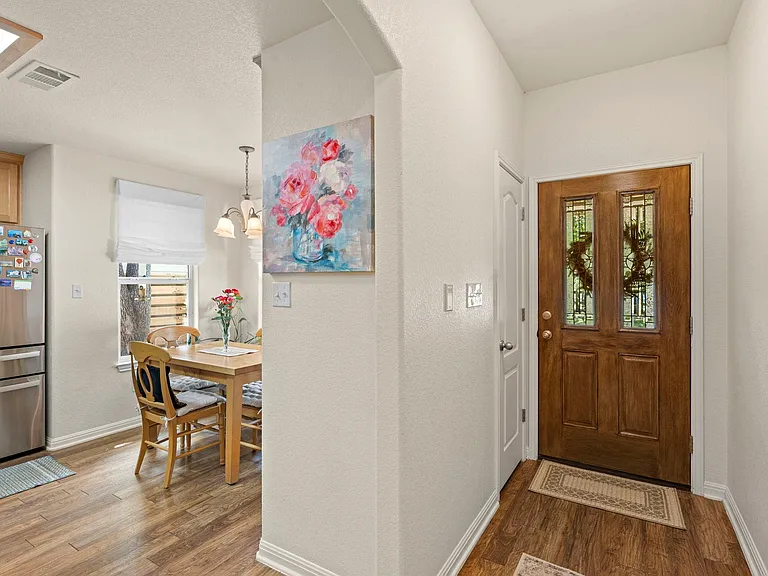 1109 Delmar St — Photo 3