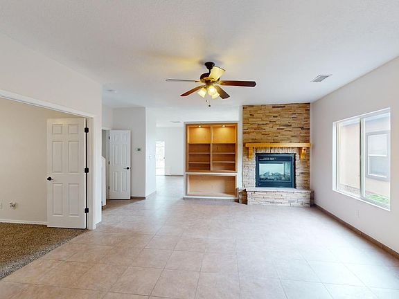 4th image of 660 Troon Dr SE