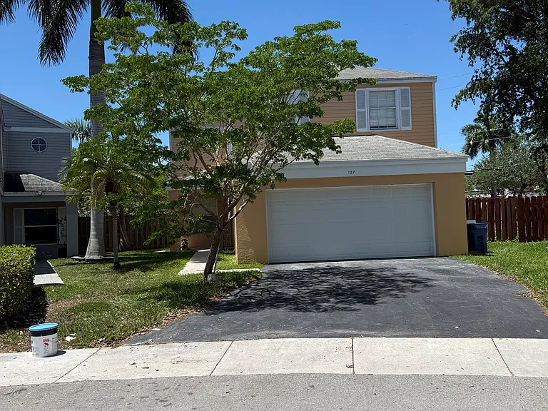 127 SW 159th Way — Photo 5