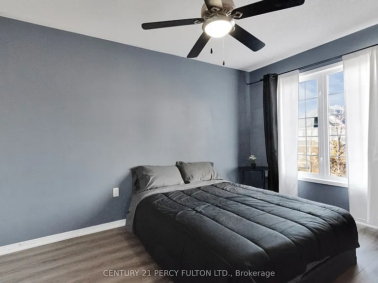 19 Odessa Cres — Photo 23