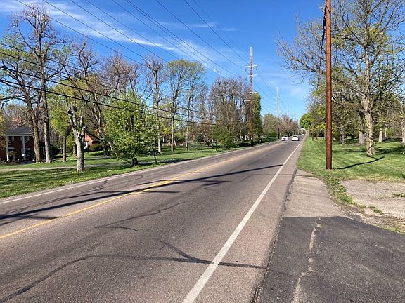 4th image of 576 W Siebenthaler Ave