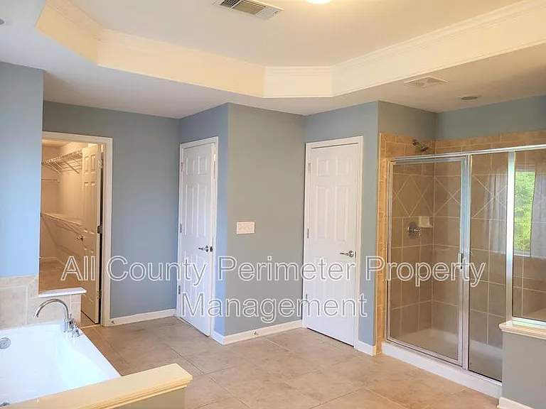 4445 Agard St — Photo 18