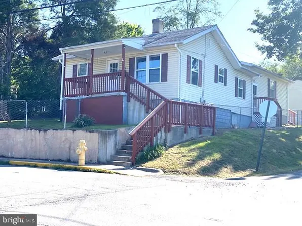 709 3rd St, Martinsburg, WV 25404
