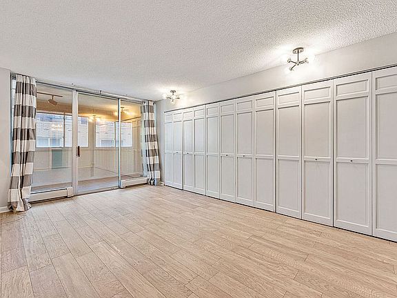 4th image of 1250 N Humboldt St APT 205