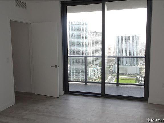 5th image of 45 SW 9th Ave Unit 3108
