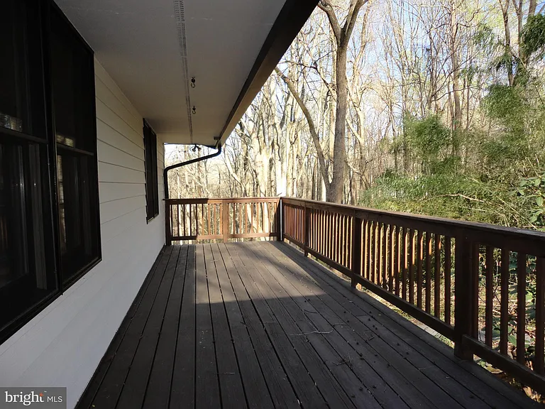 814 Rustic Ln — Photo 6