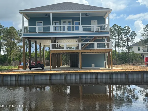 5009 Alaska St, Bay Saint Louis, MS 39520
