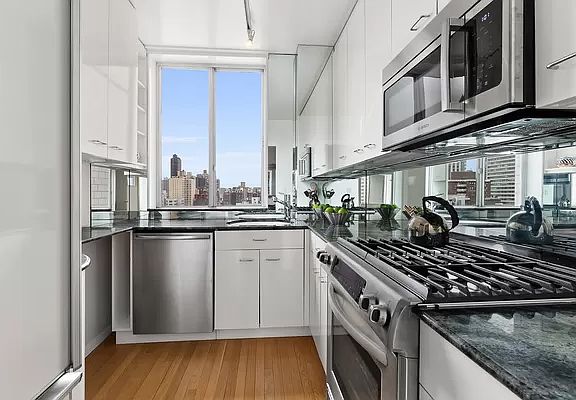 5th image of 515 E 79th St APT 20D