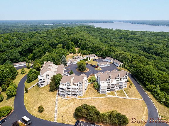 3rd image of 716 Spyglass Hl