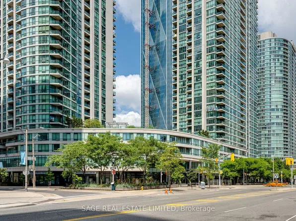 16 Yonge St #2711, Toronto, ON M5E 2A3