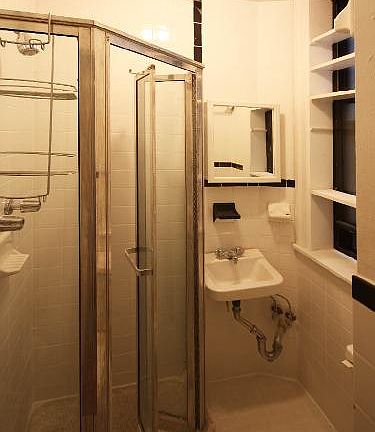 4th image of 234 E 58th St APT 12