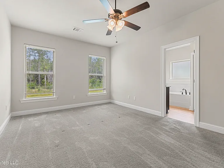 3766 Hamilton Dr — Photo 8