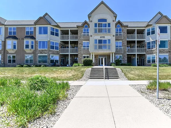 6995 S Riverwood BOULEVARD #S-202, Franklin, WI 53132