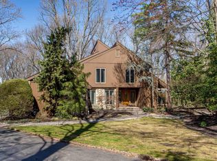 1025 Riverton Rd, Moorestown, NJ 08057