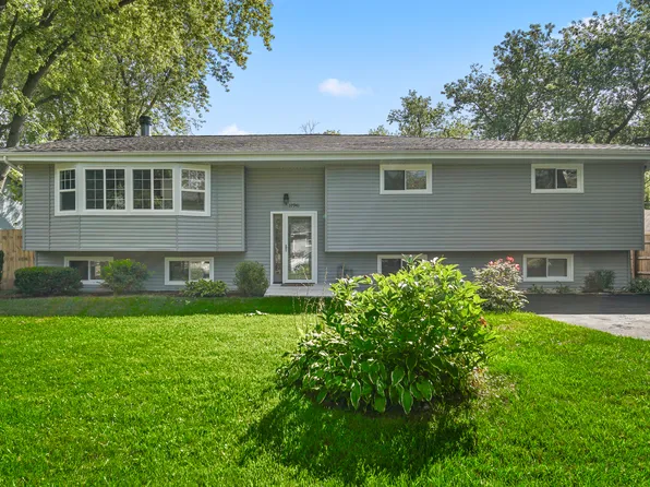 37941 N Loyola Ave, Beach Park, IL 60087