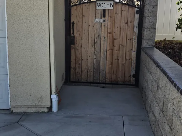 901 Carlson Dr #B, Brea, CA 92821