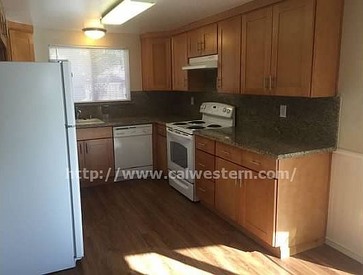 2nd image of 978 Keltner Ave APT 1