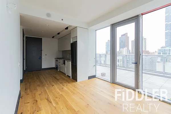 Rented by The KCI Group | media 77