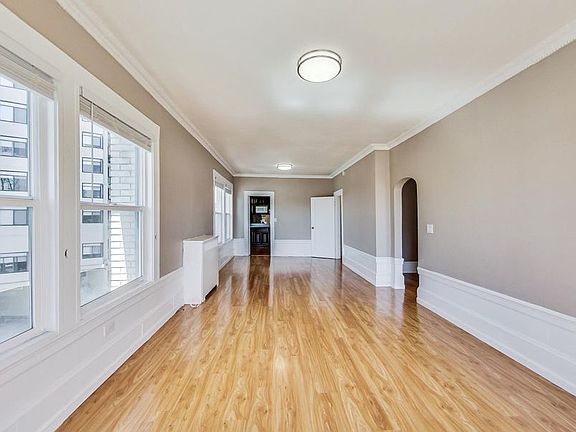 3rd image of 1525 Lakeside Dr #16